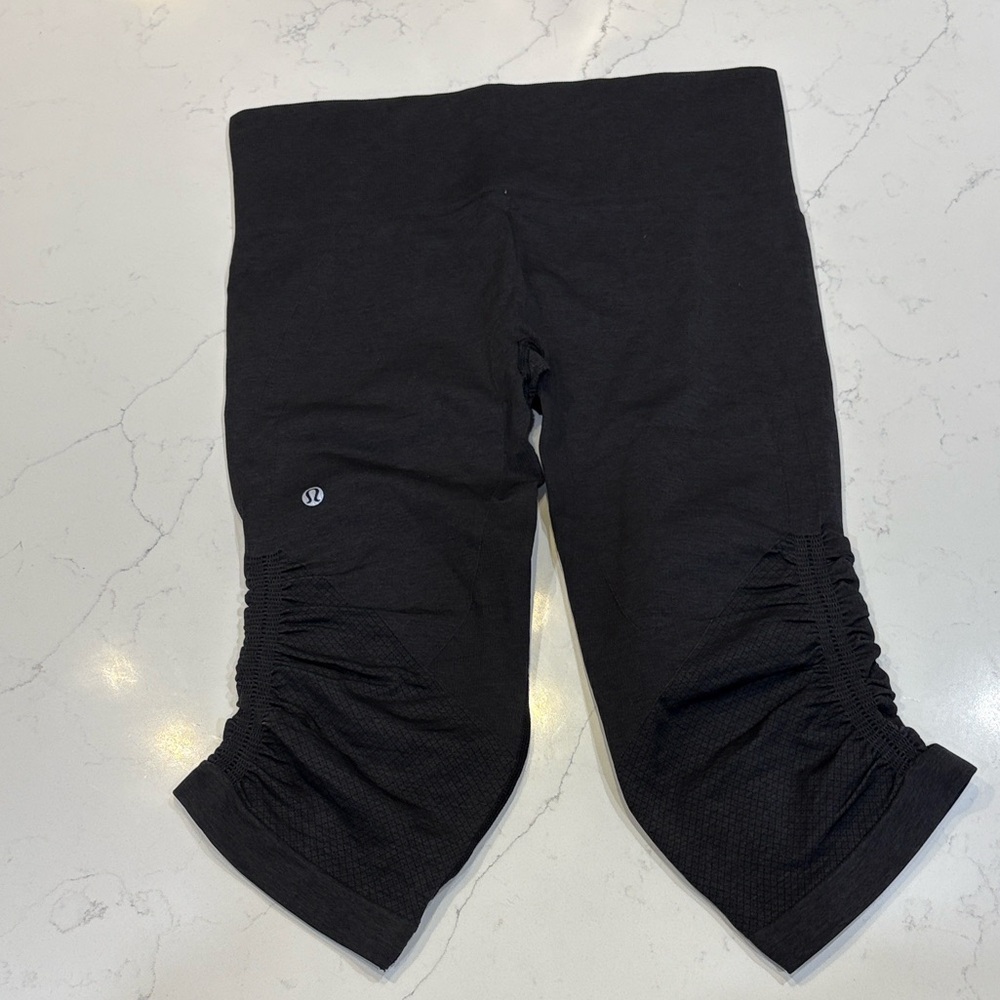 Lululemon In The Flow Crop - Picture 2 of 2